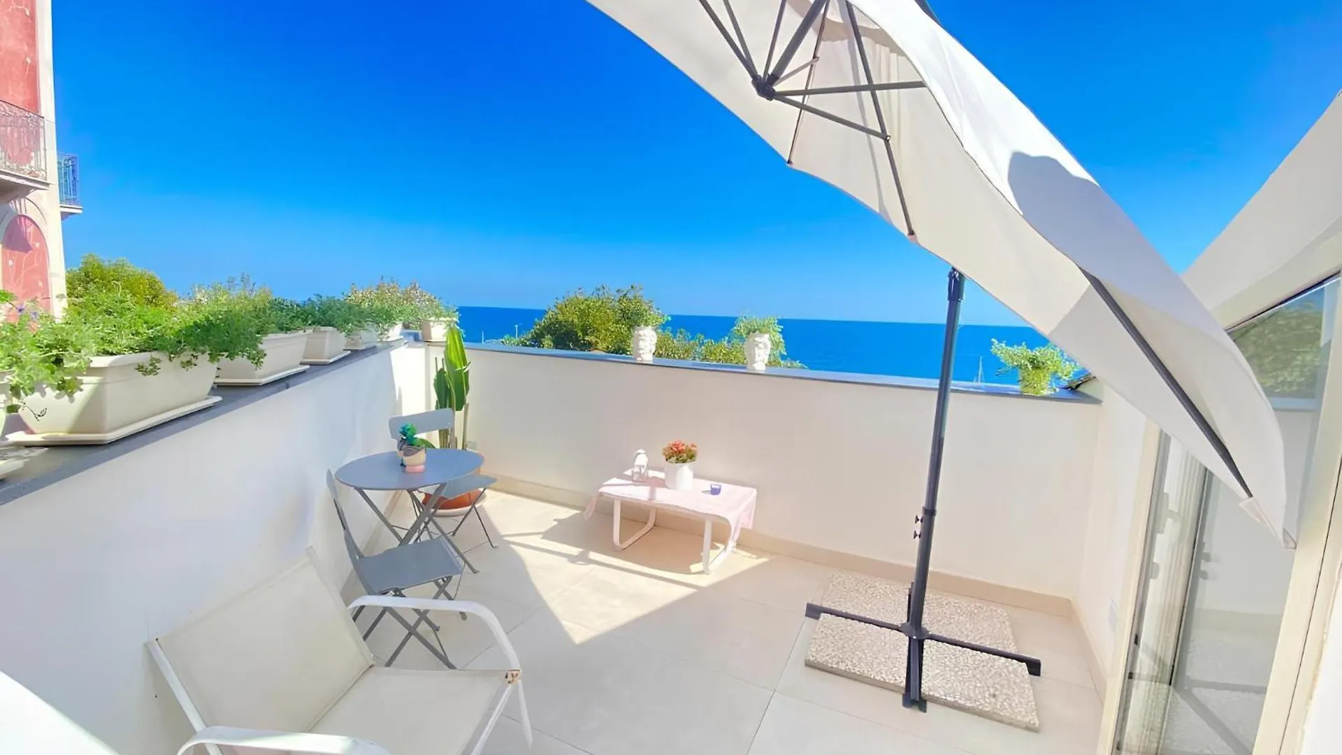 Апартаменты Mare Damuri Con Terrazza Vista Mare Катания
